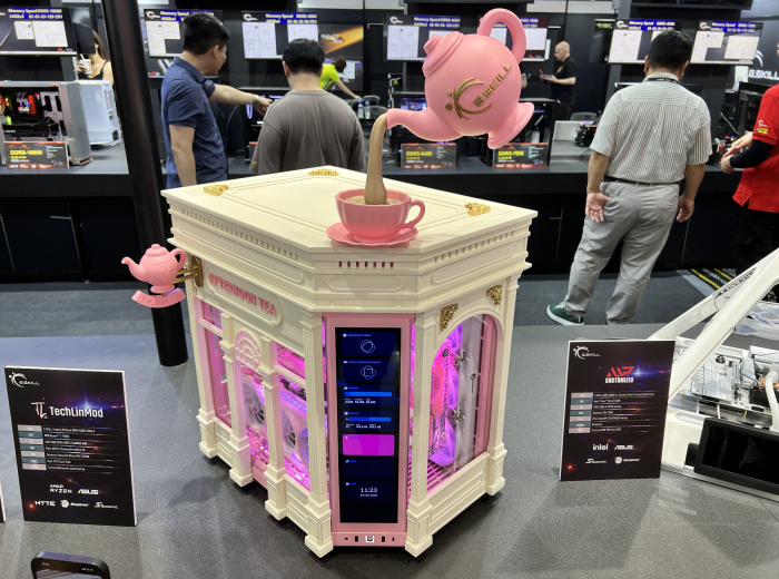 Wasserkühlung hat auch dieses Café auf Basis eines Hyte-Y70-Gehäuses.(Bild: Martin Böckmann)